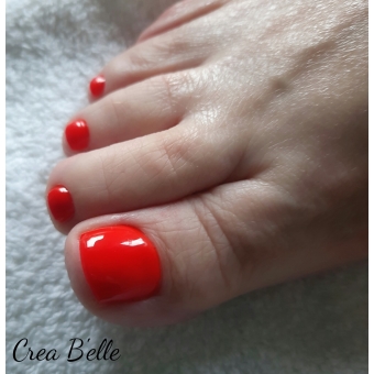 esthetische pedicure met strak lakken